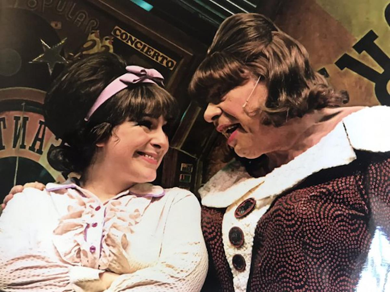 El recordado Enrique Pinti en la versión argentina de Hairspray del año 2008. El recordado Enrique Pinti en la versión argentina de Hairspray del año 2008.