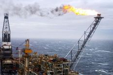 Los precios internacionales del petróleo reflejan la volatilidad de un mercado muy sensible a las noticias políticas y las señales que llegan de la economía global.&nbsp;