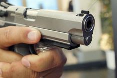 a punta de arma, robaron en una heladeria de chacras