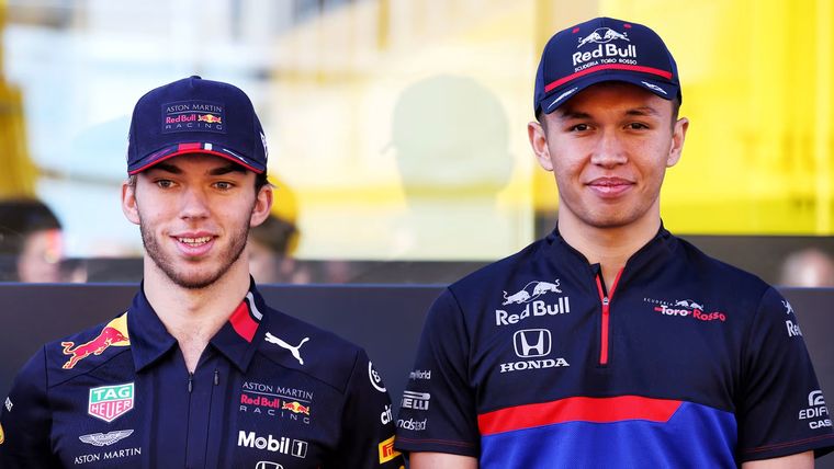 Después de doce carreras, Gasly fue reemplazado por Albon en Red Bull. Después de doce carreras, Gasly fue reemplazado por Albon en Red Bull.