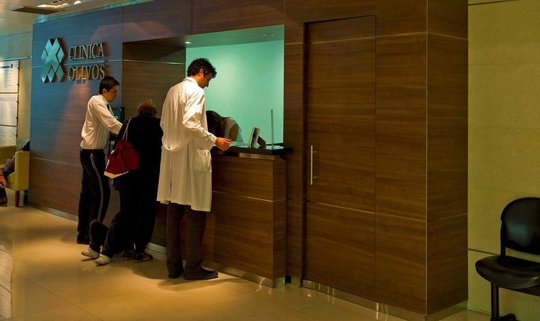 Allanaron la clínica Olivos, donde habían operado a Diego Armando Maradona Foto: MDZ