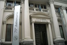 prorrogan hasta marzo las limitaciones para comprar dolares al por mayor prorrogan hasta marzo las limitaciones para comprar dolares al por mayor