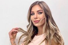 diosa: romina malaspina se quito el abrigo y cautivo a sus fanaticos