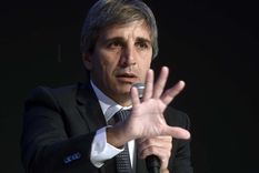 El ministro Luis Caputo redobla su críticas a los bancos