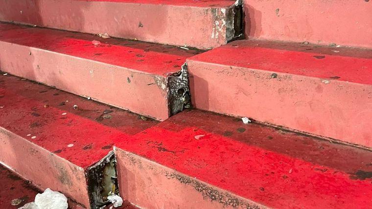 Así quedó la tribuna de Independiente. Foto: Redes Sociales