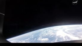 La tripulación regresó tras una histórica misión de diez días en órbita lunar.