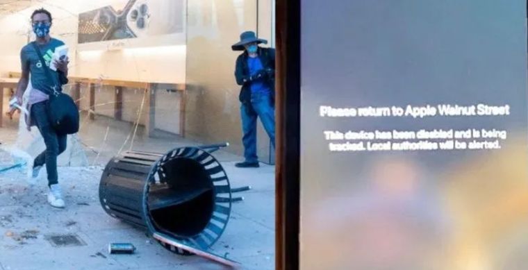 Una de las tiendas Apple saqueadas. Foto: https://www.baenegocios.com/