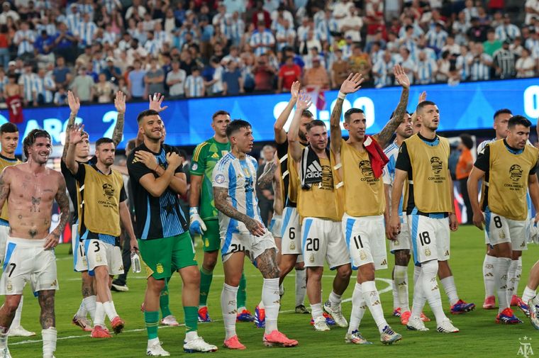Un jugador de la Selección argentina le tiró un guiño a River. Foto: @Argentina