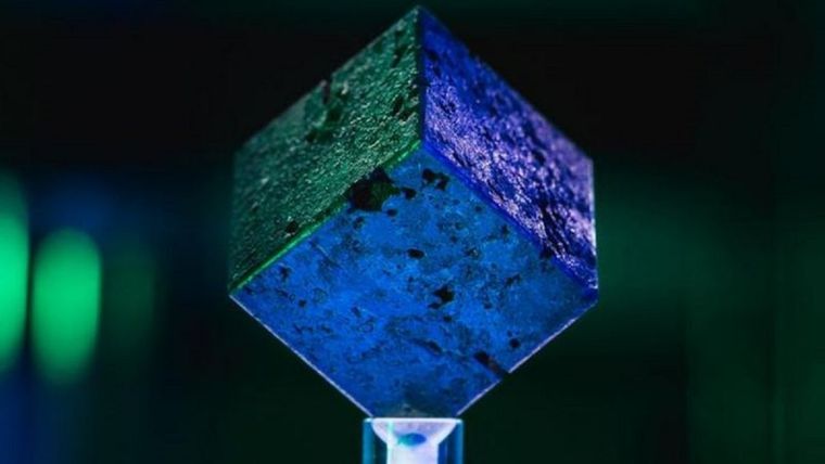 Este es uno de los 664 cubos de uranio del reactor nuclear que los alemanes intentaron construir durante la Segunda Guerra Mundial. Foto: JOHN T. CONSOLI/UNIVERSITY OF MARYLAND