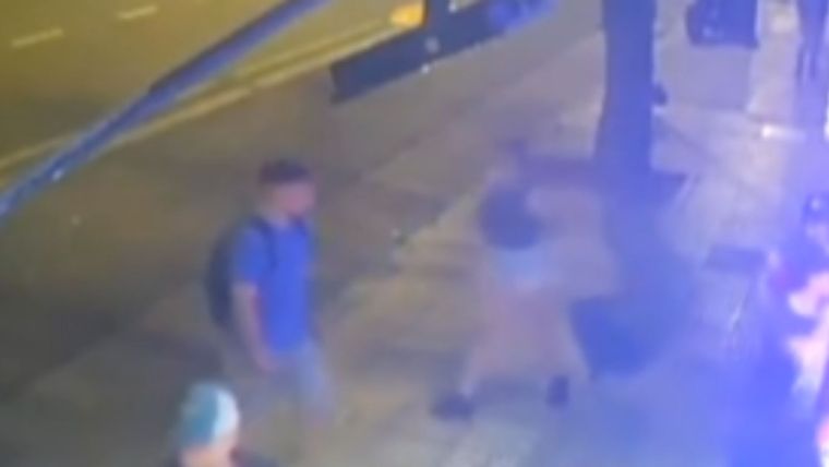 El hecho ocurrió en la Avenida Corrientes al 5900.