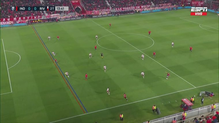 Por este offside previo fue anulado el golazo de Santi Montiel que ponía el 1-0 de Independiente ante River. Foto: captura de TV