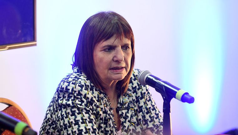 Bullrich cuestionó a Grabois por usurpar el edificio Juan Domingo Perón