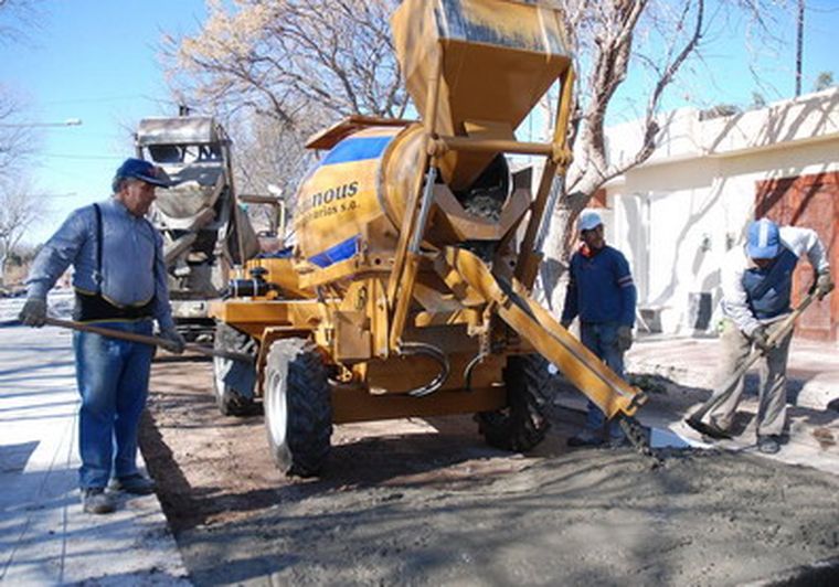 Rivadavia trabaja en el hormigonado de sus calles. Foto: Gentileza Municipalidad de Rivadavia