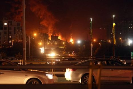 Los ataques de Israel en Irán dejaron más de 220 muertos. La respuesta de Teherán causó 10 muertes en una población cercana. Los ataques de Israel en Irán dejaron más de 220 muertos. La respuesta de Teherán causó 10 muertes en una población cercana.