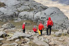 Un operativo similar se realizó hace 10 días. En esa ocasión fueron alumnos rosarinos. Esta vez fueron seis niños y dos adultos de Buenos Aires. Todos presentaban síntomas de una presunta intoxicación. Foto: X NA