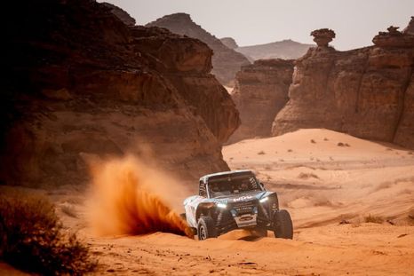 Nicolás Cavigliasso y Valentina Pertegarini, protagonistas de la Etapa 4 del Dakar 2026 en la categoría Challenger. Nicolás Cavigliasso y Valentina Pertegarini, protagonistas de la Etapa 4 del Dakar 2026 en la categoría Challenger.
