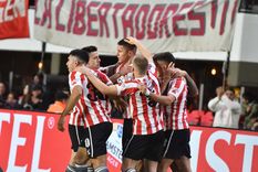Estudiantes goleó a Goiás y sueña con la Sudamericana Foto: Télam Estudiantes goleó a Goiás y sueña con la Sudamericana Foto: Télam