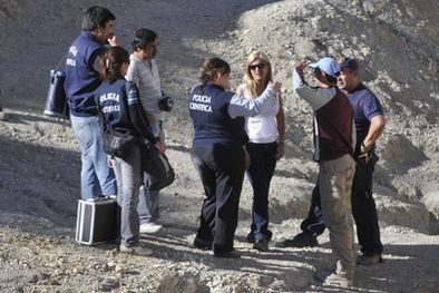 MDZol | La fiscal Ríos junto a los técnicos. Foto: Pachy Reynoso/MDZ