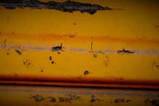 Existen varios métodos para quitar la pintura del metal. Foto: comopulir.com