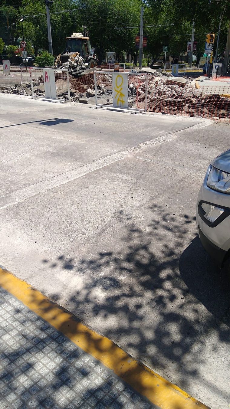 El escalón posee unos 10 centímetros de altura