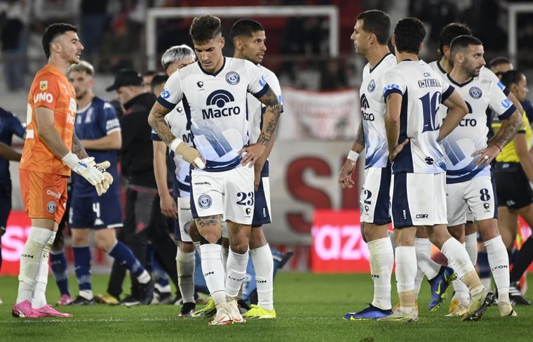 Independiente Rivadavia ya confirmó seis bajas en el plantel. Foto: FotoBaires