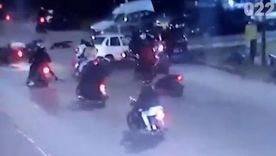 Horror en Mar del Plata: perdió el control, impactó contra una caravana de motos y mató a un joven Horror en Mar del Plata: perdió el control, impactó contra una caravana de motos y mató a un joven