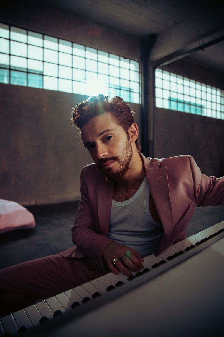 Ruggero presentó su nuevo single. Foto: Gentileza czcomunicacion.