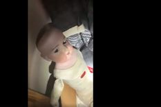 de terror: encontro una pieza secreta llena de munecas