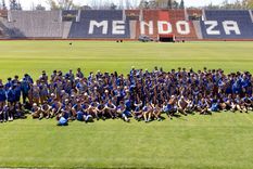 La delegación mendocina que participará en los Juegos Evita.&nbsp; 