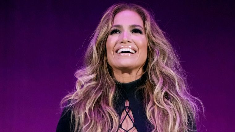 Jennifer López se anima a todos los cortes de pelo y puede ser tu inspiración para un cambio Foto: Glamour