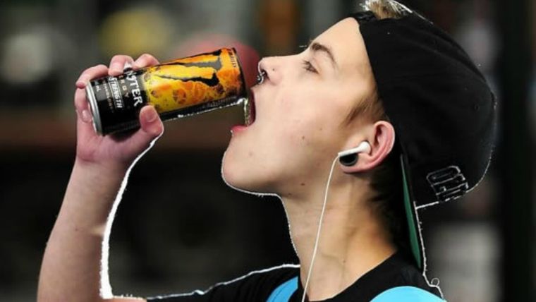 Preocupa el aumento de consumo de energizantes en jóvenes, gamers y deportistas. Foto: Unsplash