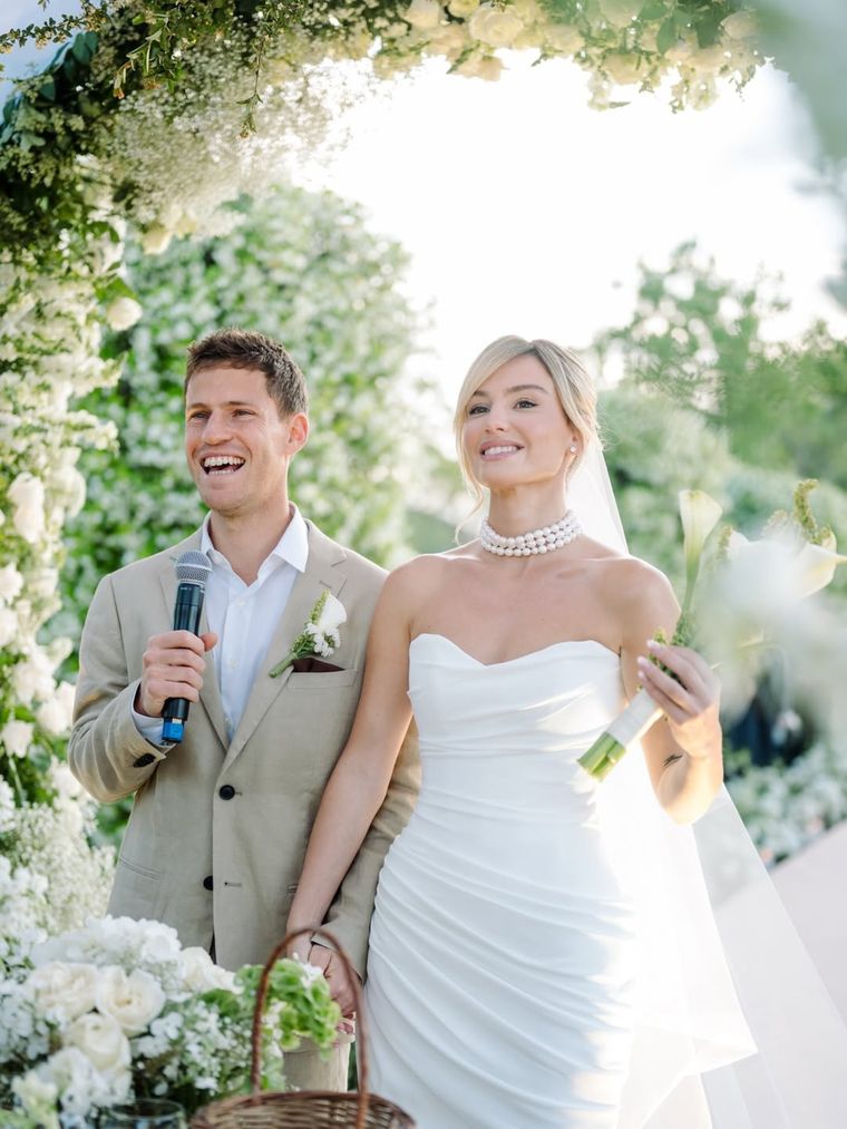 Eugenia de Martino y Diego "Peque" Schwartzman se casaron. Eugenia de Martino y Diego "Peque" Schwartzman se casaron.