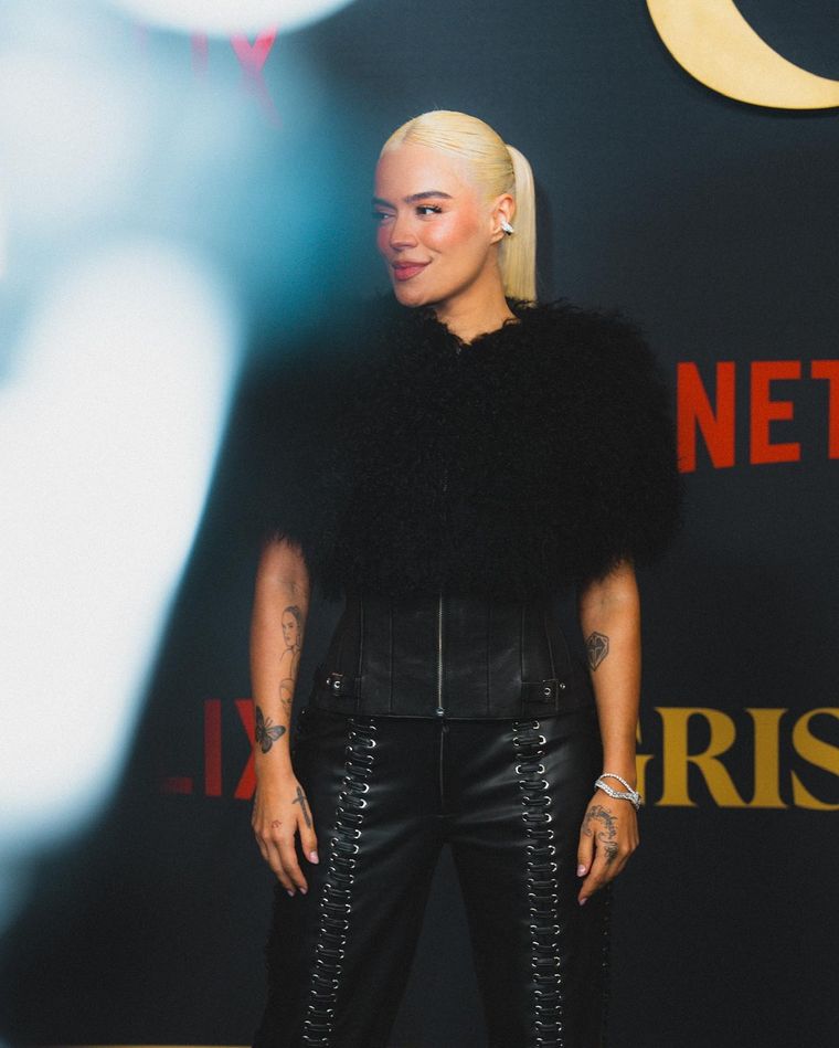 Karol G conquistó a las presentes con su nuevo look Foto: Instagram/Karol G