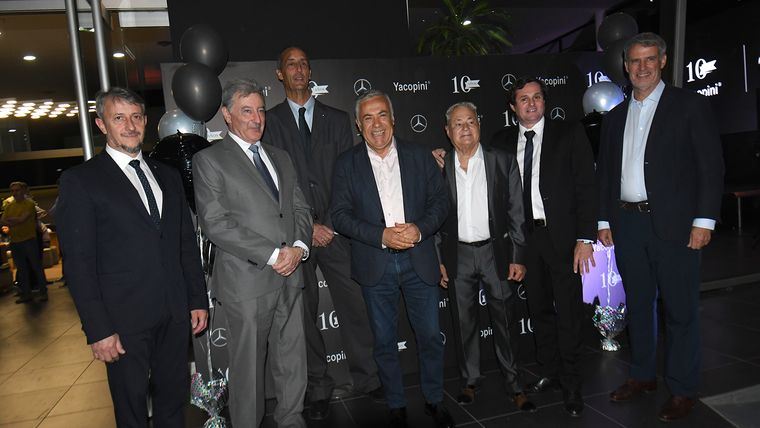 La foto institucional, siempre presente. La foto institucional, siempre presente.
