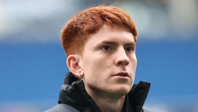 Valentín Barco deberá esperar para debutar en la Premier Foto: @OfficialBHAFC