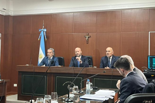 Jueces de Casación (izquierda a derecha: Gustavo Hornos, Mariano Borinsky y Diego Barroetaveña)