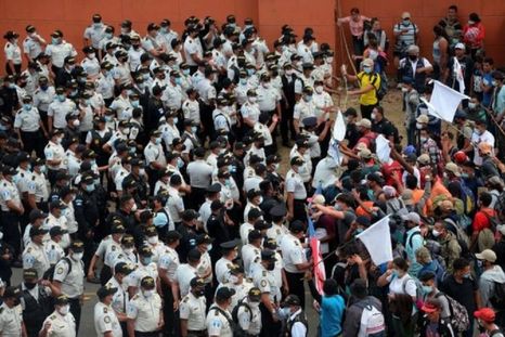 Caravana de migrantes: Es deplorable el brutal uso de la fuerza por parte del ejército de Guatemala en contra de personas migrantes, dice el procurador de DD.HH. del país