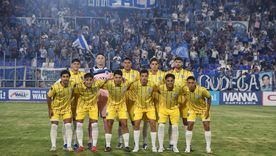 Godoy Cruz debutó en la Primera Nacional con un modelo de camiseta retro, similar a uno que había utilizado en 2002. Godoy Cruz debutó en la Primera Nacional con un modelo de camiseta retro, similar a uno que había utilizado en 2002.