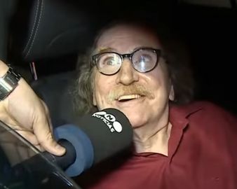 El público ovacionó de pie la llegada del gran músico argentino al Festival uruguayo. El público ovacionó de pie la llegada del gran músico argentino al Festival uruguayo.