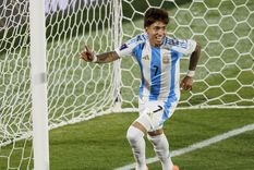 Carrizo es producto de la FáVrica de Vélez y está a punto de hacer historia con la Selección Sub 20.