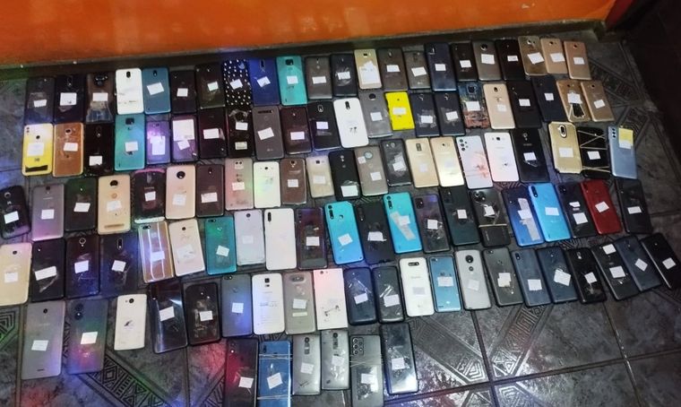 Secuestro de celulares por parte de la Policía de Investigaciones (PDI) del ministerio de Seguridad.&nbsp;