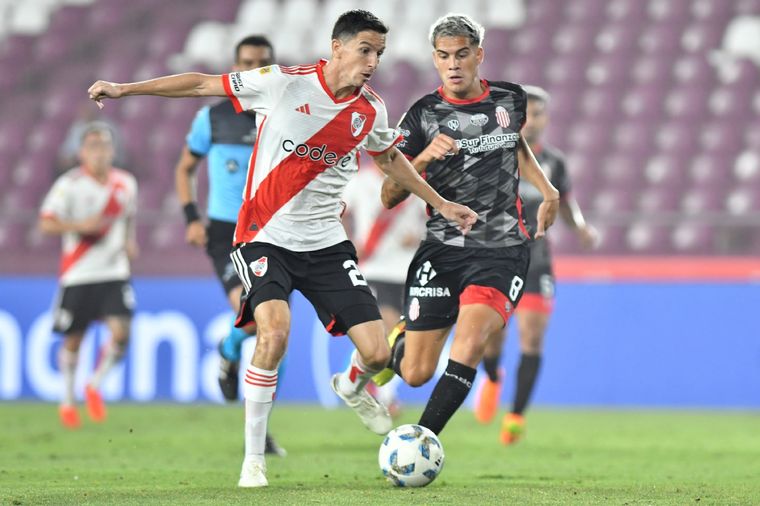 Nacho Fernández podría ser titular en el mediocampo riverplatense. Si no juega él, su lugar será ocupado por Galoppo. Foto: Télam