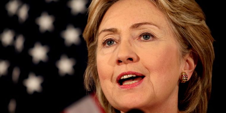 Hillary Clinton obtuvo en varias ocasiones los aplausos de la audiencia Foto: AP