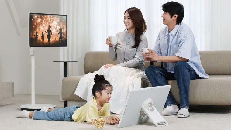 El lanzamiento de The Moving Style reafirma la apuesta de Samsung por la innovación en televisores portátiles. El lanzamiento de The Moving Style reafirma la apuesta de Samsung por la innovación en televisores portátiles.