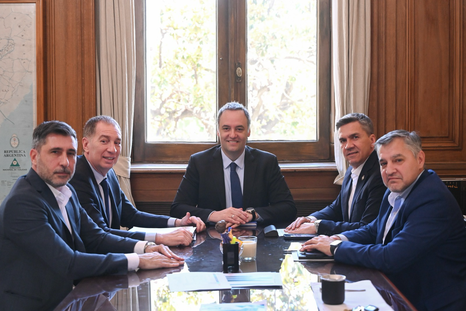 Diego Santilli y Manuel Adorni con Leandro Zdero en Casa Rosada. Diego Santilli y Manuel Adorni con Leandro Zdero en Casa Rosada.
