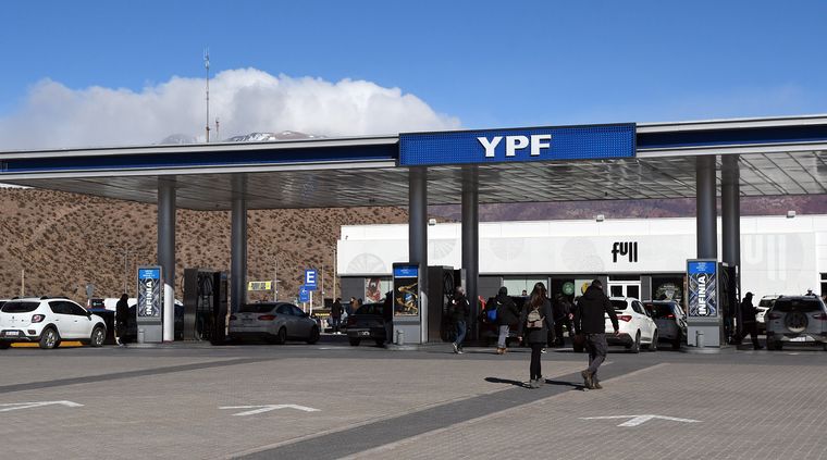 El Gobierno actualiza la norma de naftas para frenar subas en el surtidor El Gobierno actualiza la norma de naftas para frenar subas en el surtidor