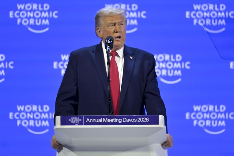 El presidente Donald Trump hizo una cerrada defensa de su decisión de anexar Groenlandia en el Foro d de Davos y despertó la reacción de la Unión Europea en defensa de Dinamarca, miembro del bloque. El presidente Donald Trump hizo una cerrada defensa de su decisión de anexar Groenlandia en el Foro d de Davos y despertó la reacción de la Unión Europea en defensa de Dinamarca, miembro del bloque.