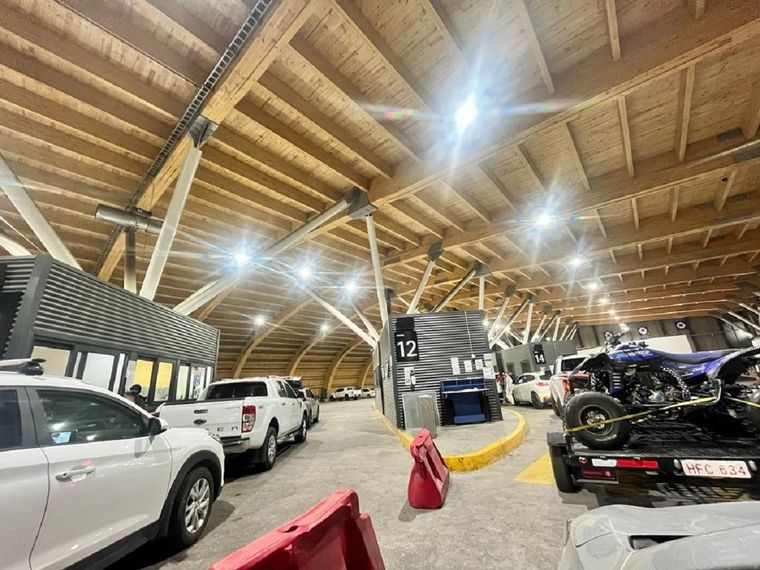 El éxodo de argentinos hacia Chile comenzó ayer y se extenderá durante toda la temporada de verano Foto: MDZ