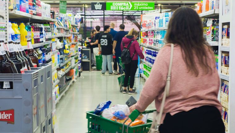 Mejora el consumo en supermercados Foto: Santiago Tagua/MDZ