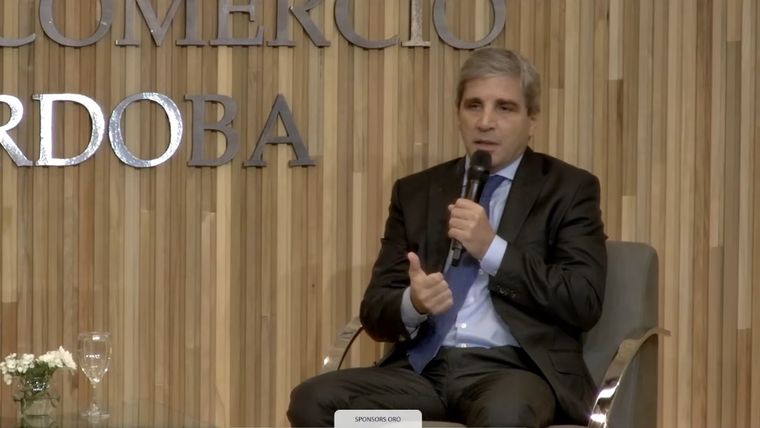 Luis Caputo en la Bolsa de Comercio de Córdoba